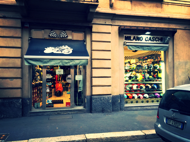 Foto Milano Caschi