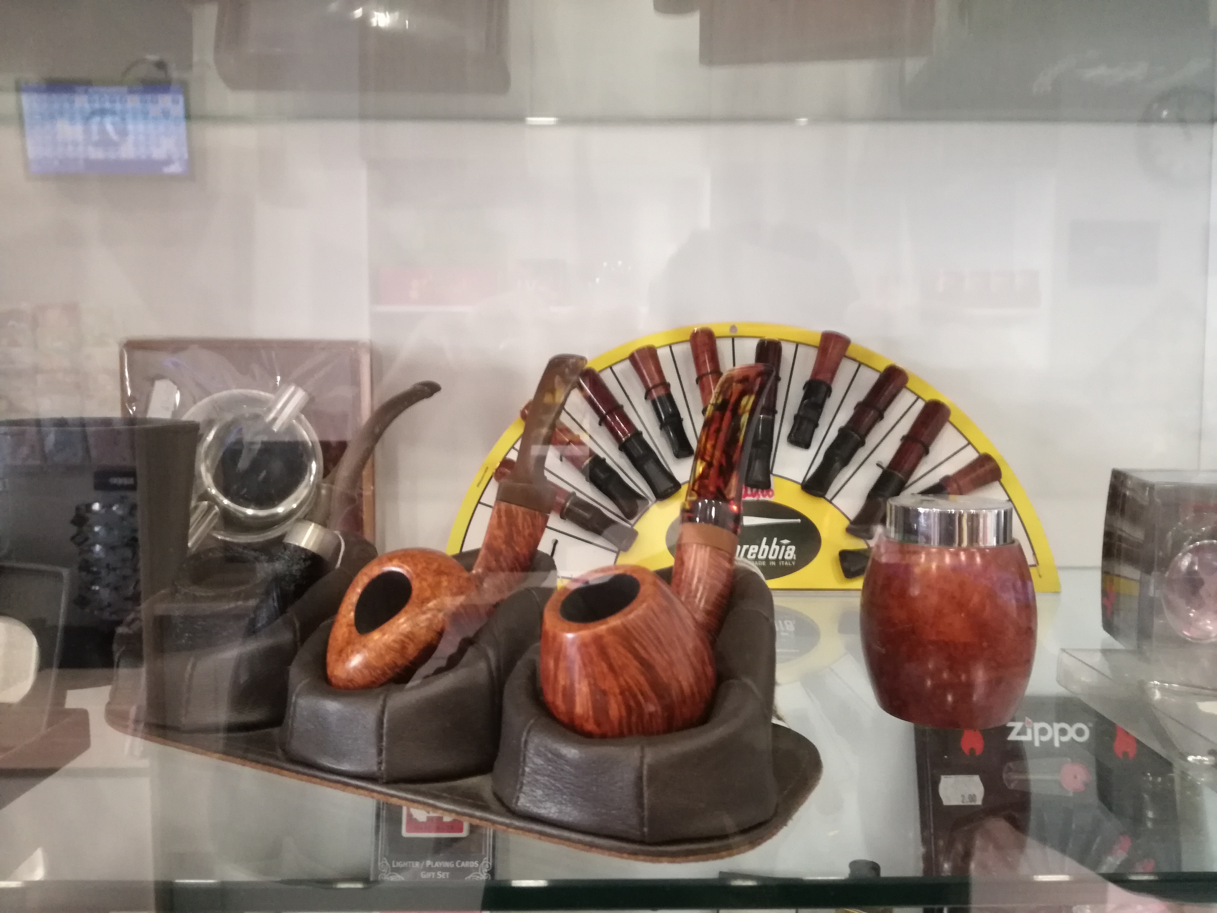ARTICOLI PER FUMATORI