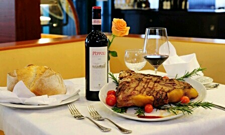 Specialitá: Grigliate di pesce e carne della casa.