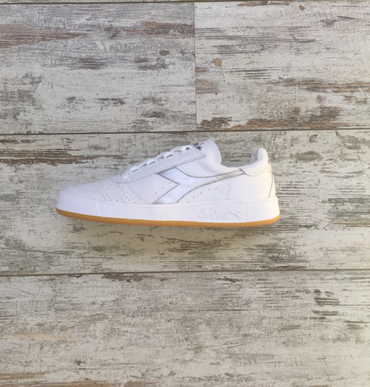 Diadora