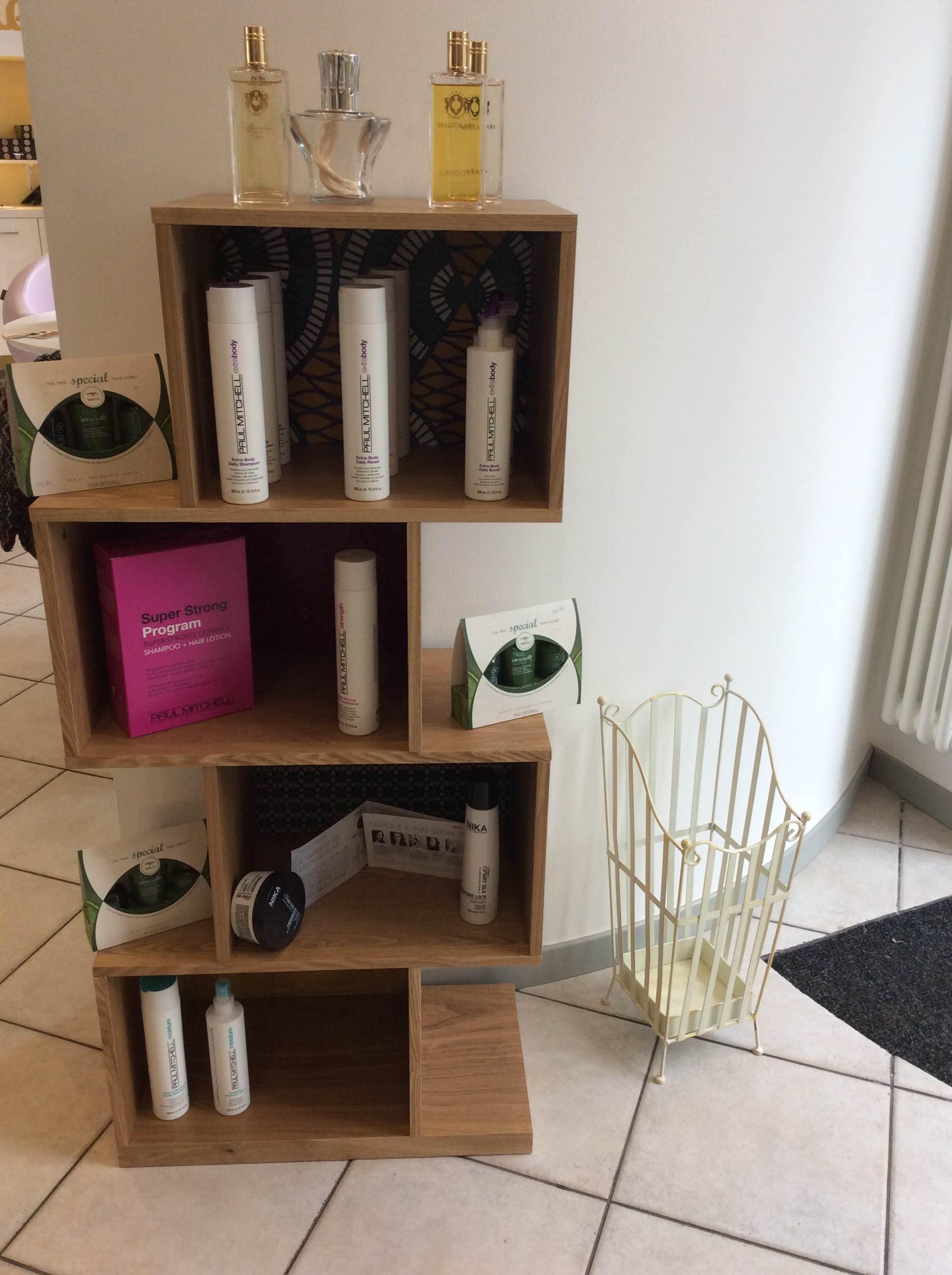 Un po’ di tutto di profumi e prodotti per la cura dei vostri capelli