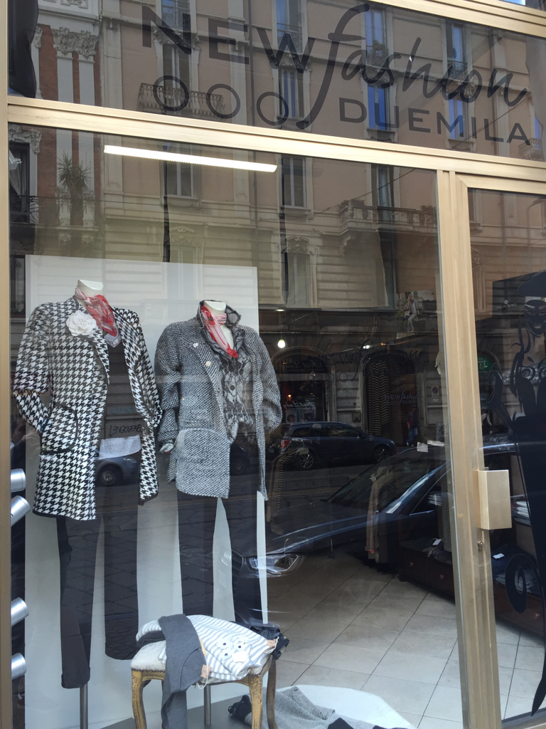 Vendita abbigliamento dettaglio e ingrosso