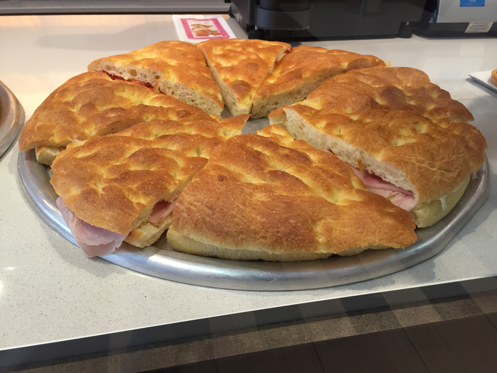Focaccia farcita