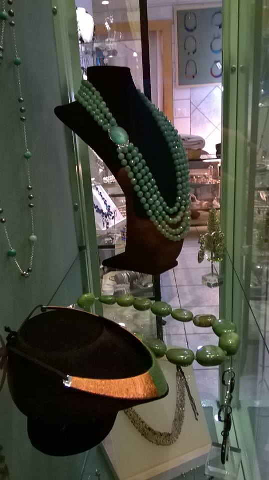 Collana con sfere